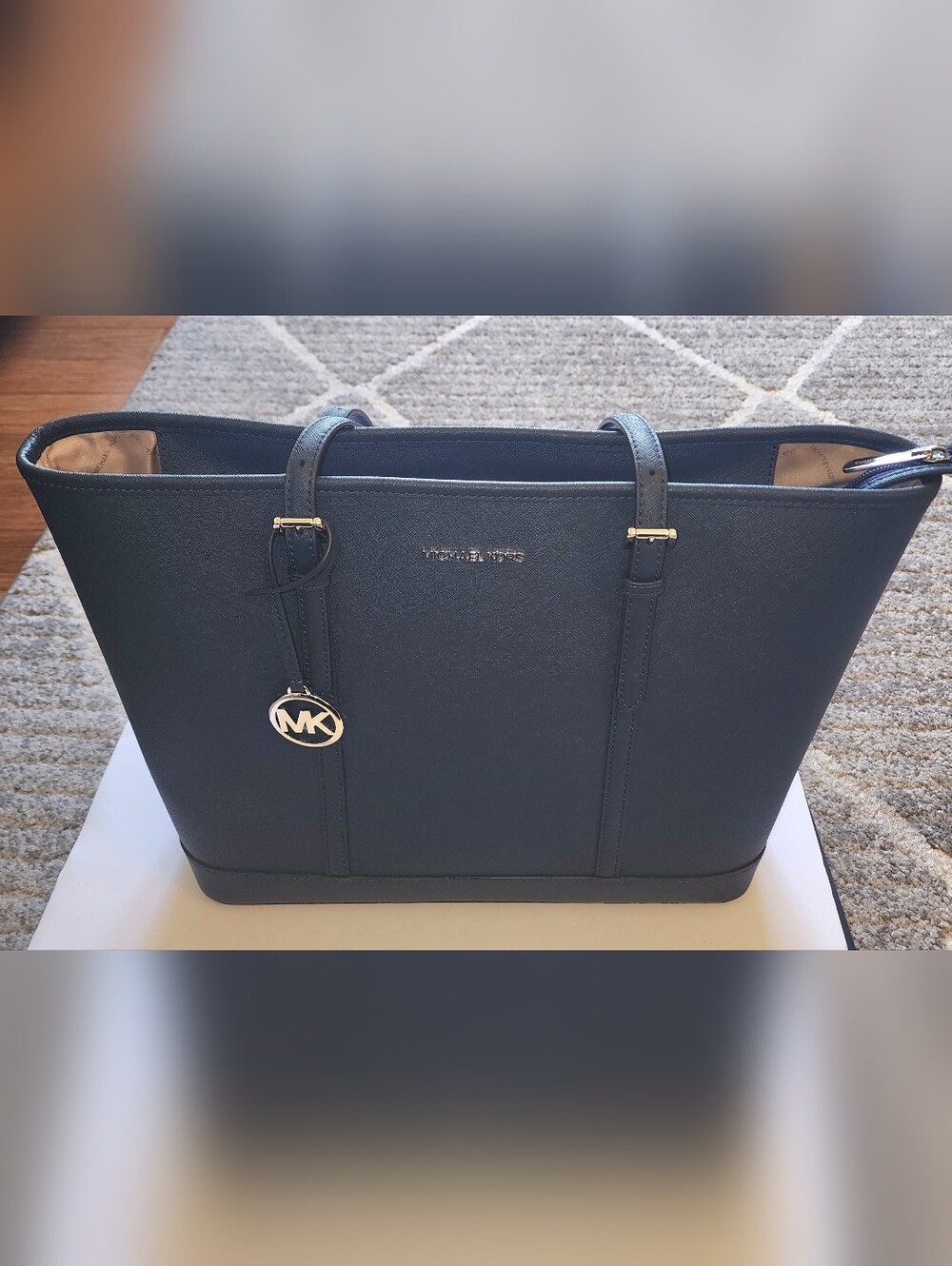 Michael Kors Jet Set Travel Large Saffiano Leather Tote Bag.